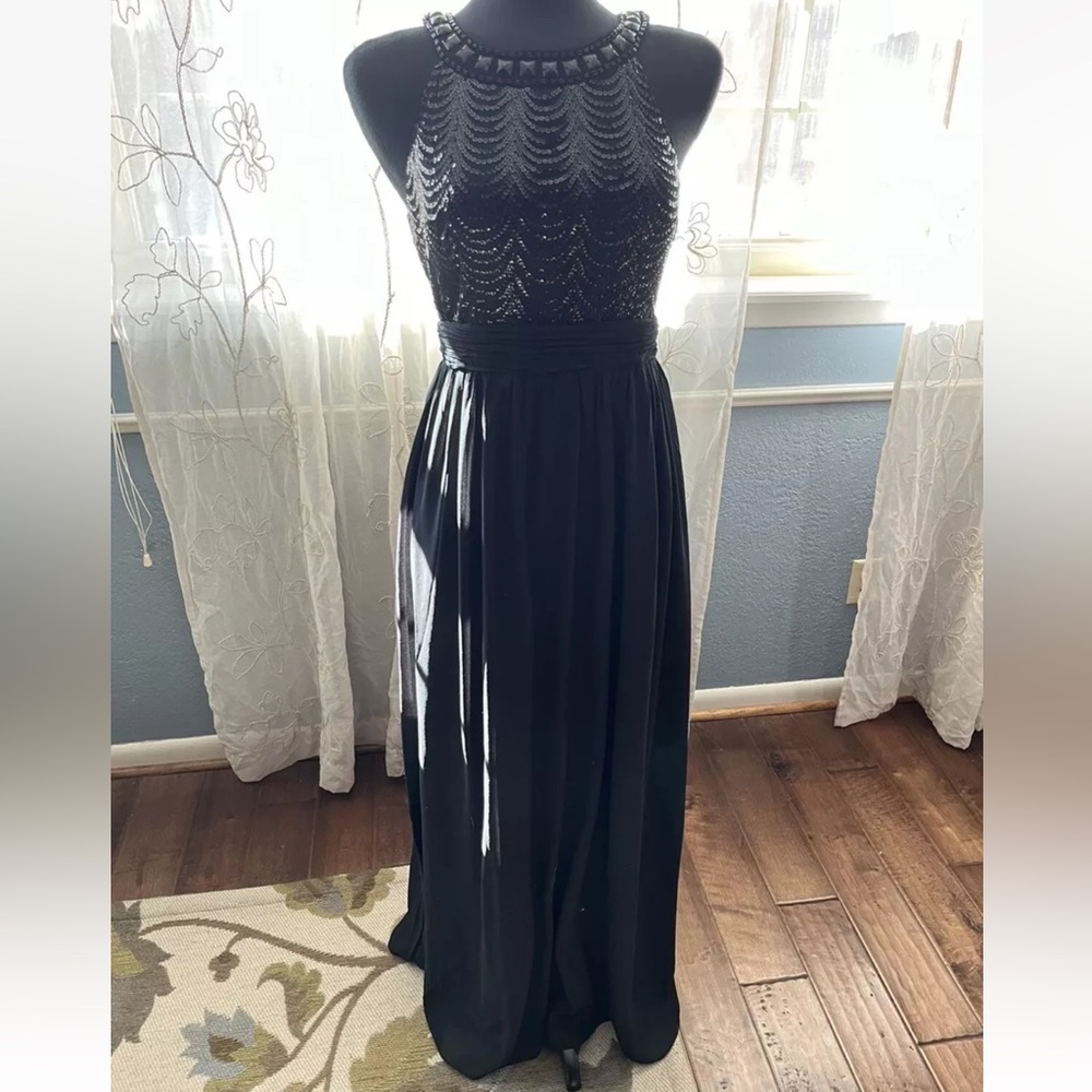 Love Point Sequin Bodice Prom Formal Full Lenght Dress Black Size Medium